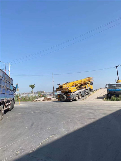 上街区25吨吊车的租赁价格大概是多少？